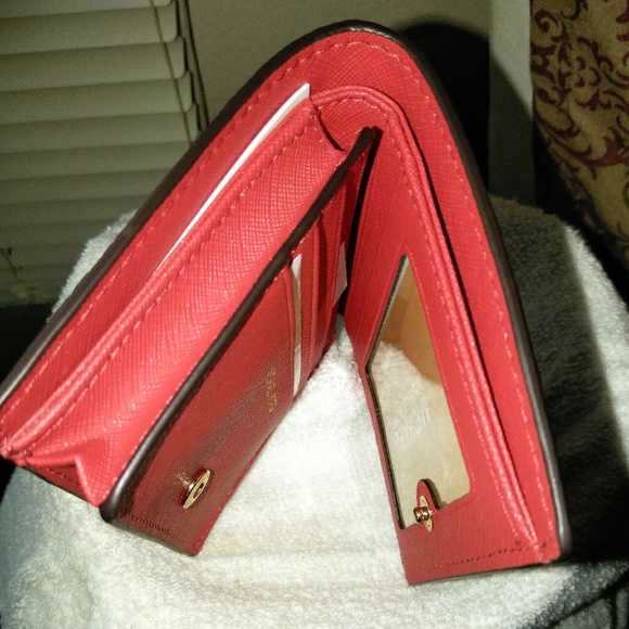 New Authentic Michael Kors Billfold Wallet - Picture 3 of 4